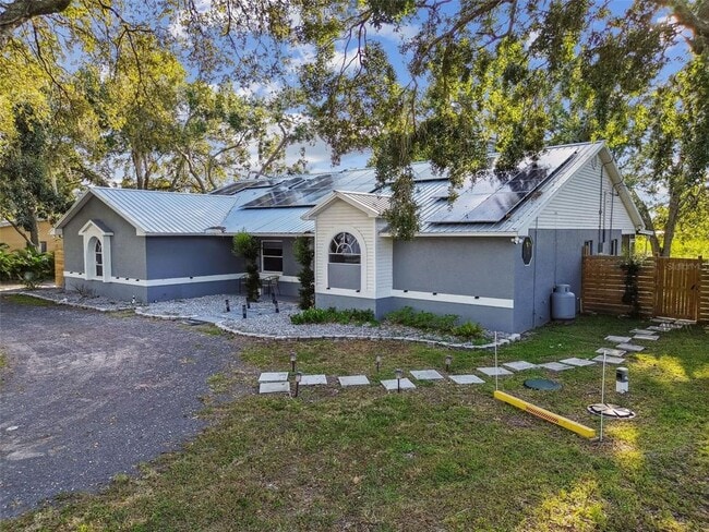 Building Photo - 15410 Manning Dr