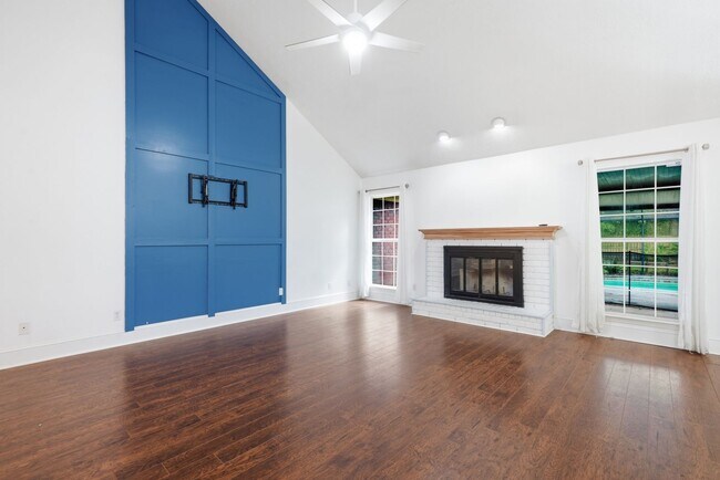 Building Photo - 121 Mill Ct