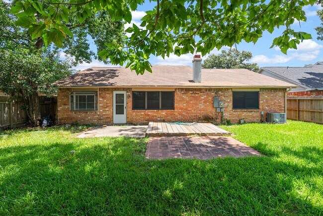 Building Photo - 14910 Grassington Dr