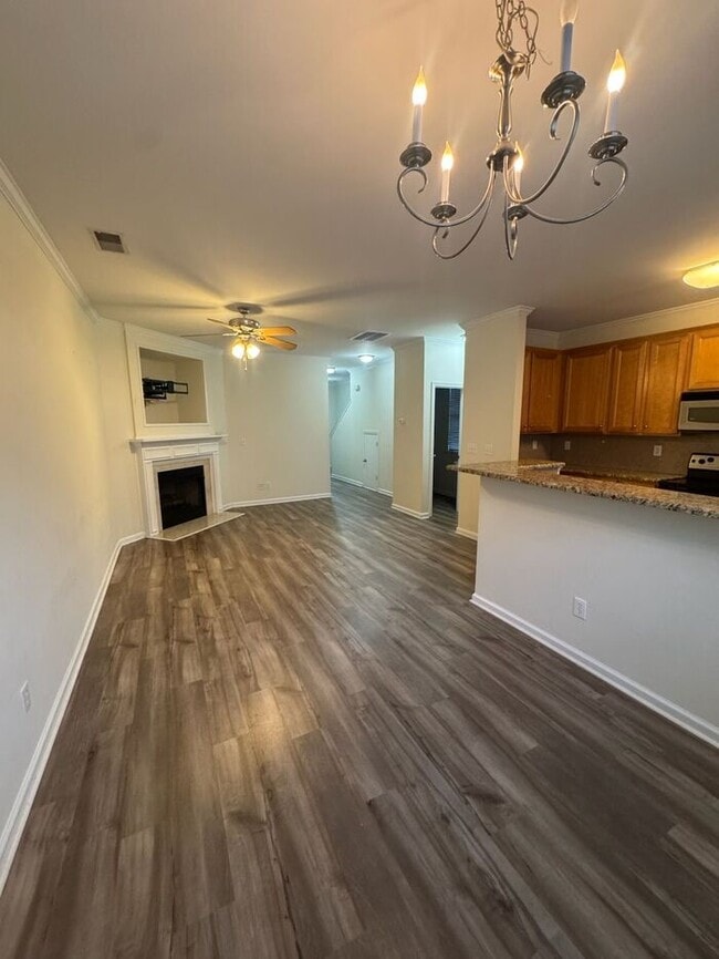 Building Photo - 3BR Townhome • In-Unit W/D • Trash Included in Fort Mill