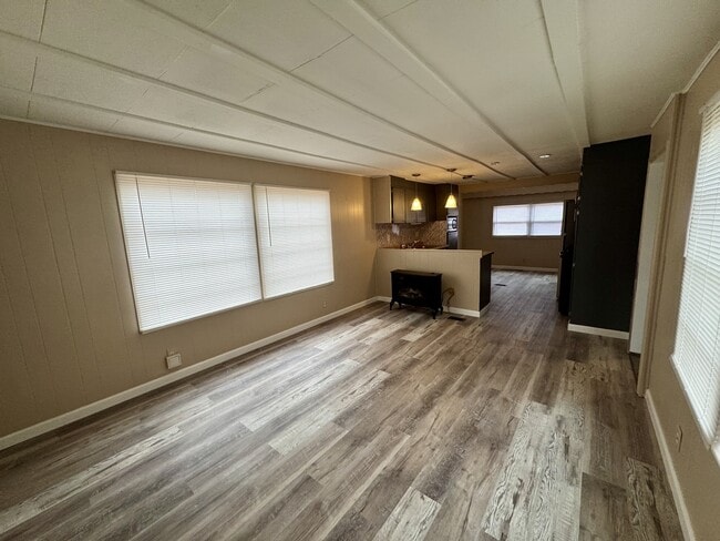 Building Photo - 6 Fox Ln