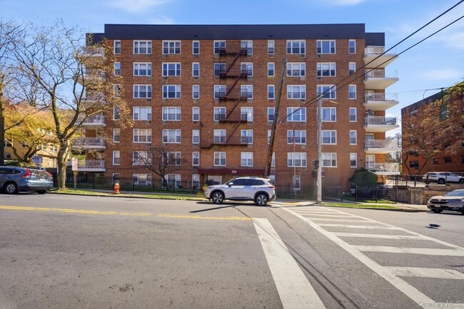 Building Photo - 250 N Broadway