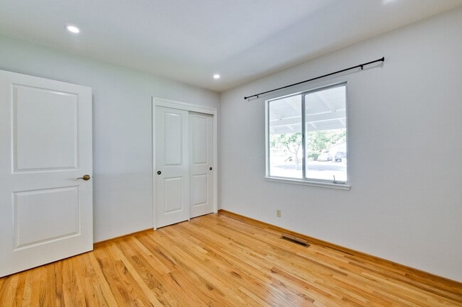 Building Photo - 1534 Crespi Dr