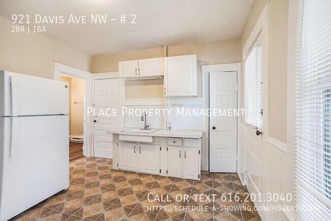 Building Photo - 921 Davis Ave NW