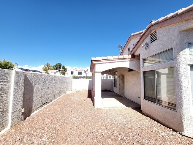 Building Photo - 9436 Summer Rain Dr