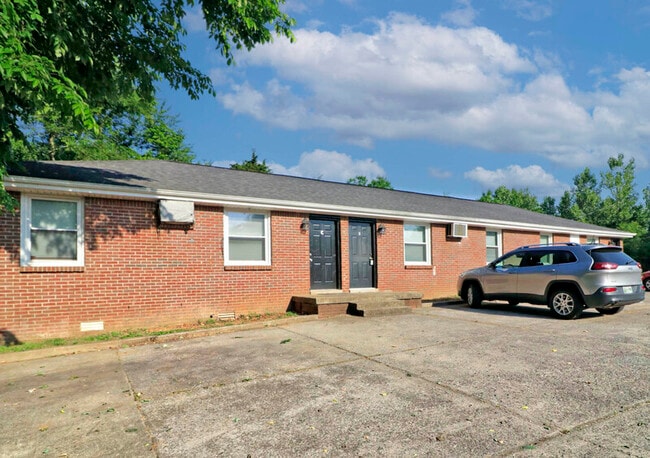 Primary Photo - 1432 McCan Dr