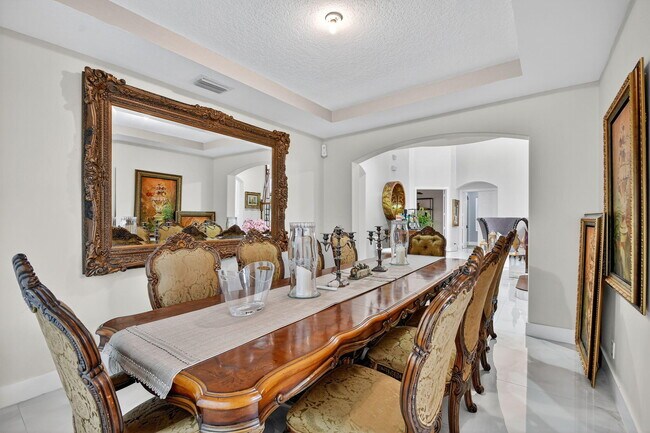 Building Photo - 9167 Oak Alley Dr