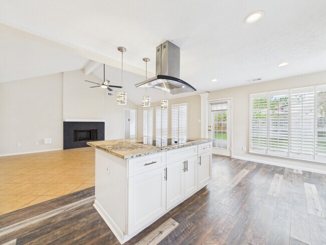 Building Photo - 519 Promenade Blvd