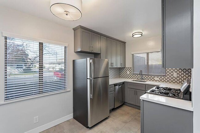 Building Photo - 2.0 bedroom in Temple City California 91780