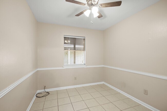 Building Photo - 1307 Ken St