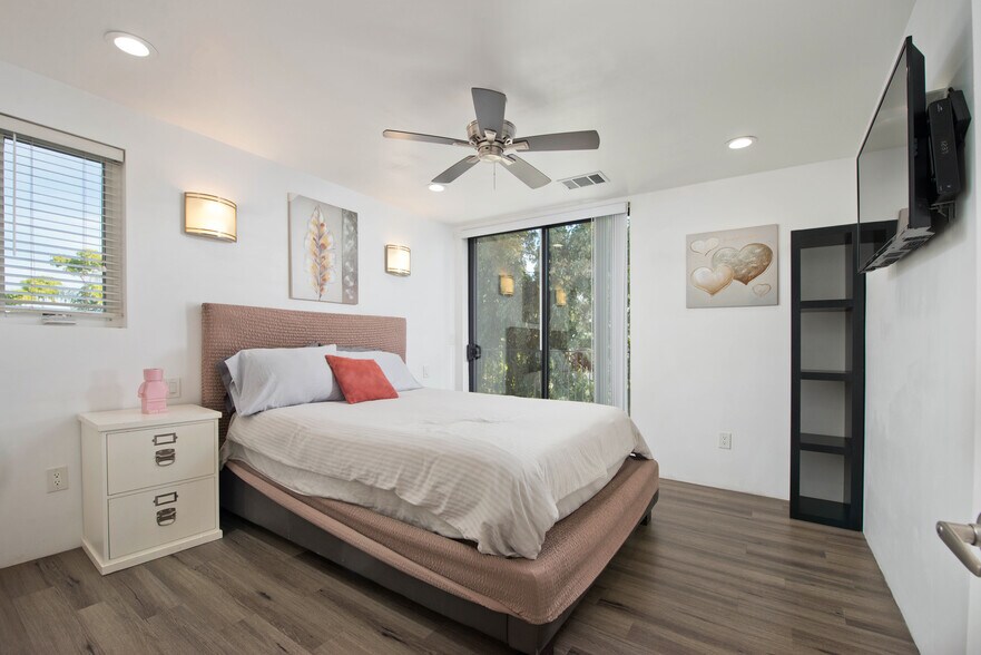 Bedroom 2 - 809 Warren Ave