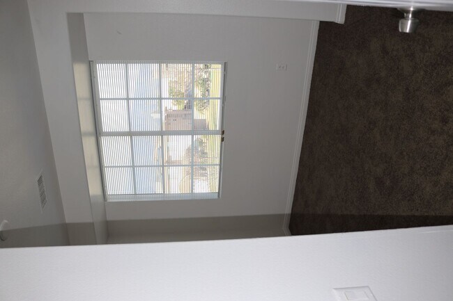 Building Photo - Spacious 4-Bedroom Home in North Fontana –...
