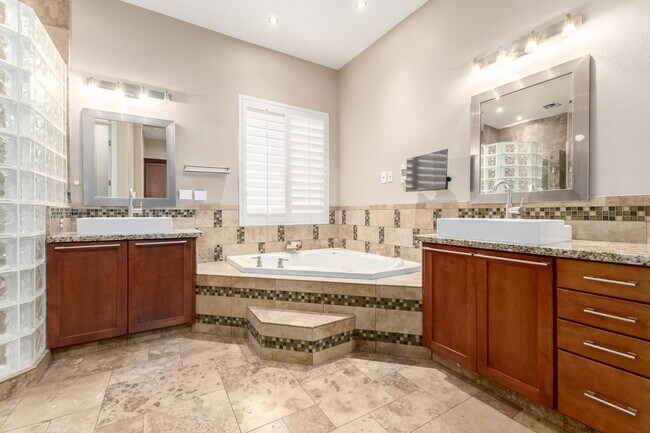 Building Photo - 27414 N 22nd Ln