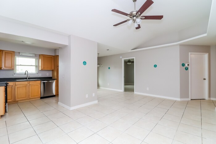 Building Photo - 1312 Nelson Pl