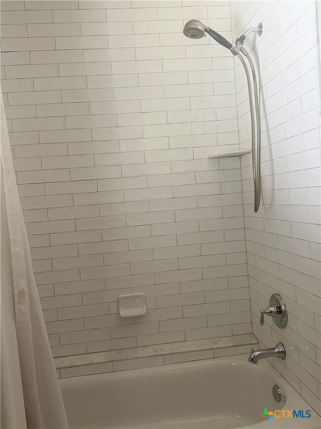 Building Photo - 627 Mission View Ct