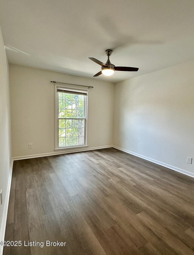 Building Photo - 716 Highwood Dr