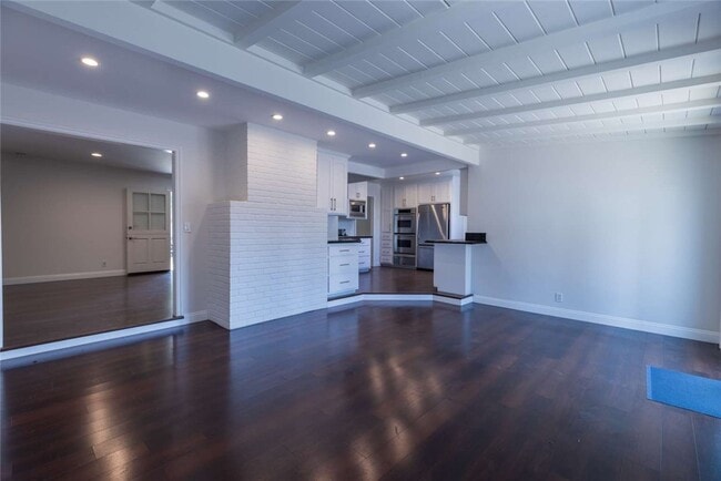 Building Photo - 2157 Rural Ln