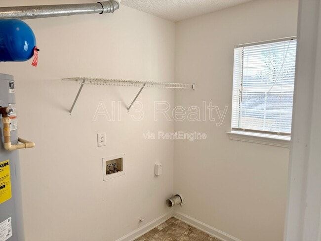 Building Photo - 5519 Lofwood Ln