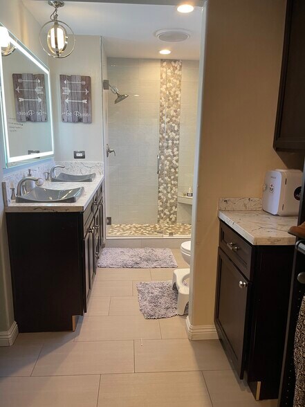 Building Photo - 9212 Pennywood Rd