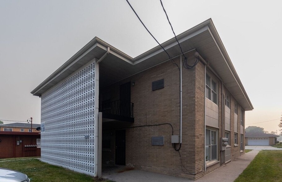 Building Photo - 18352 Torrence Ave