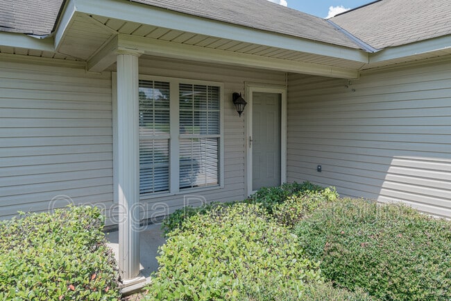 Building Photo - 13865 Roanoke Dr