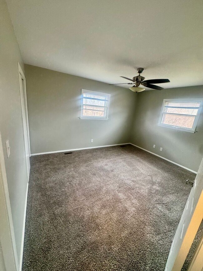 Building Photo - Gorgeous West Lafayette 4 bedroom Home - New Kitchen, Many Upgrades!