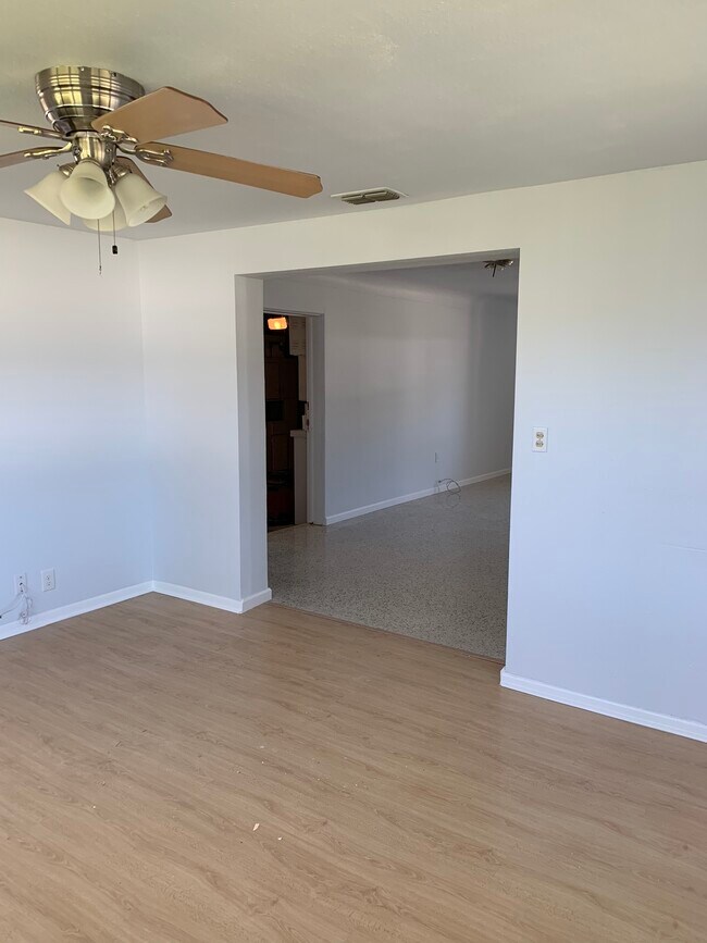 Bonus Room - 5003 58th Way N