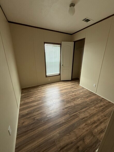 Building Photo - 709 N Collins Fwy