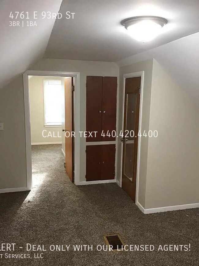 Building Photo - Renovated Cape Cod 3 bedroom 1 Bath