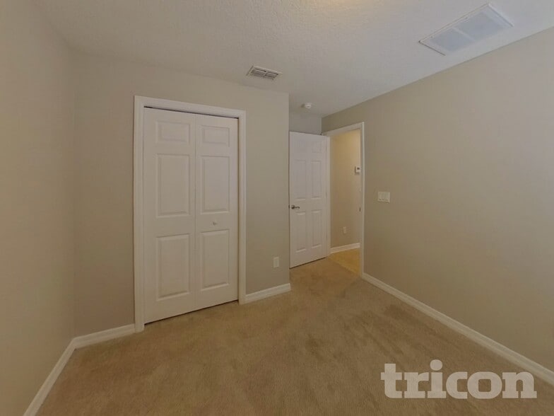 Building Photo - 10109 37th Ct E