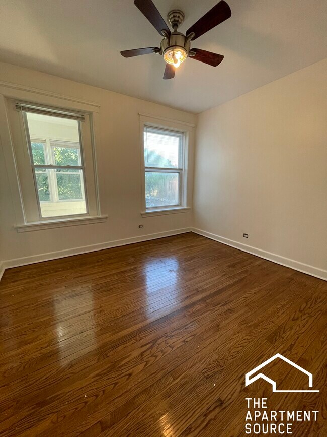 Building Photo - 1544 W Birchwood Ave