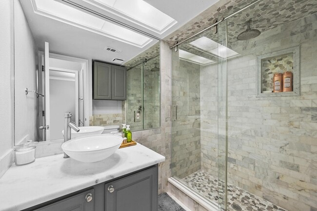 Primary Photo - 10203 Regal Oaks Dr
