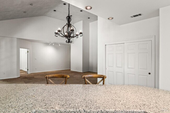 Building Photo - 6578 Oak Leaf Ct