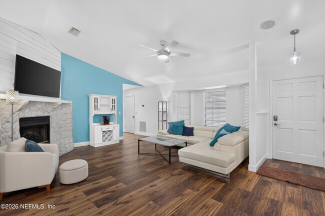 Building Photo - 374 Orchis Rd