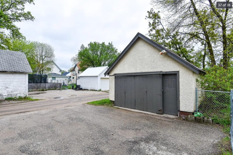 Building Photo - 716 Knight Ave N