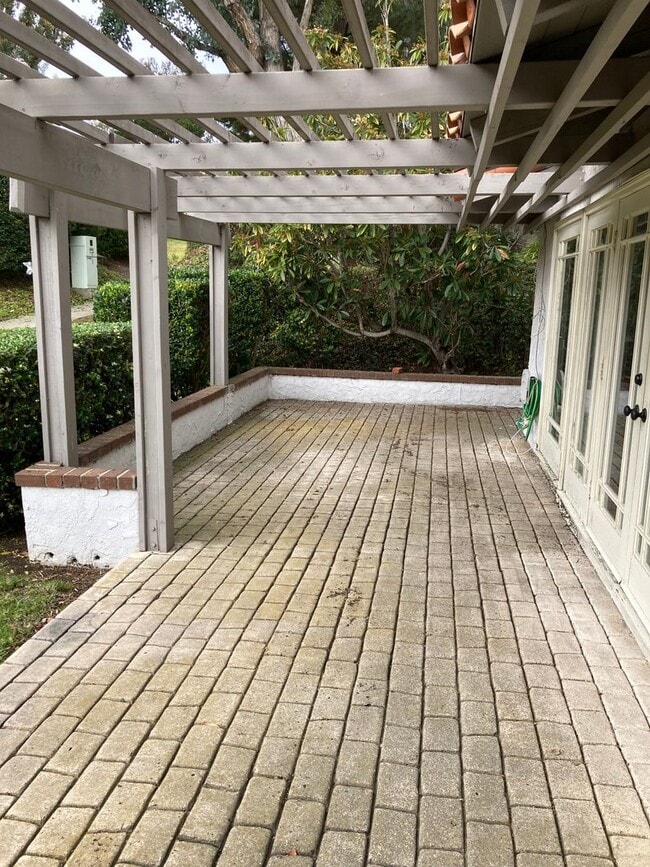 Building Photo - 25606 Spinnaker Dr