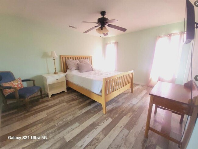 Building Photo - 1150 CR 405