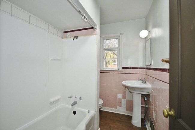 Building Photo - 1243 Evans St