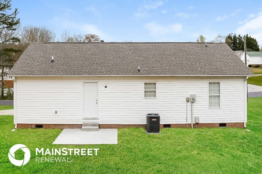 Building Photo - 114 Chriswood Ave