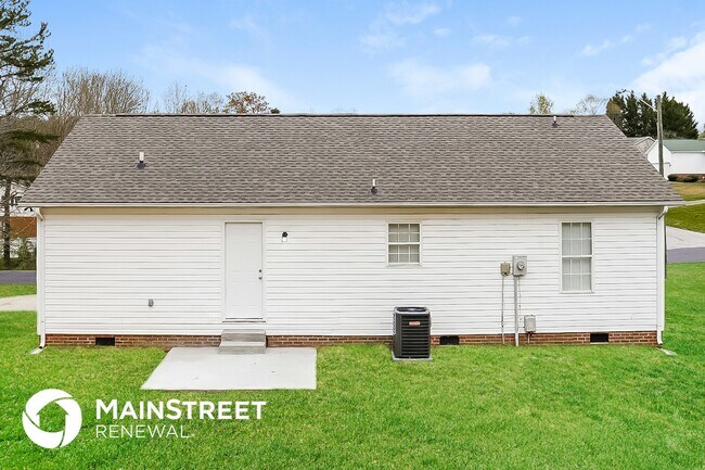 Building Photo - 114 Chriswood Ave