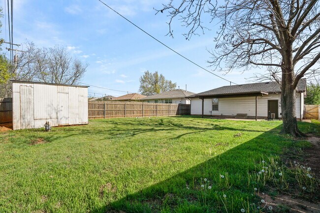 Building Photo - 4425 NW 31st St