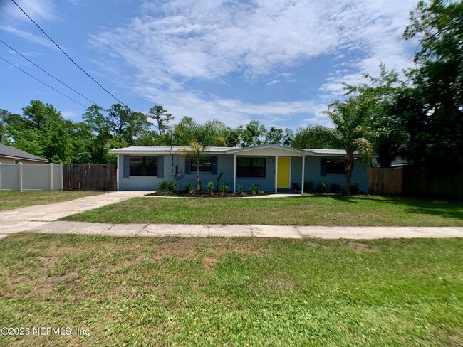 Building Photo - 435 Sigsbee Rd
