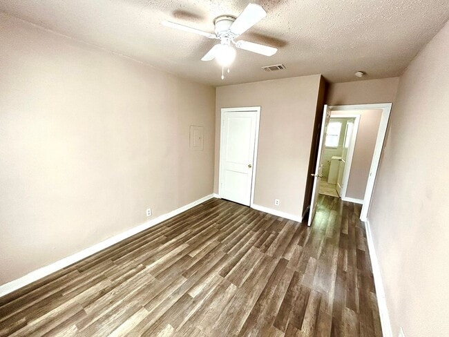Building Photo - 617 S Palmetto St