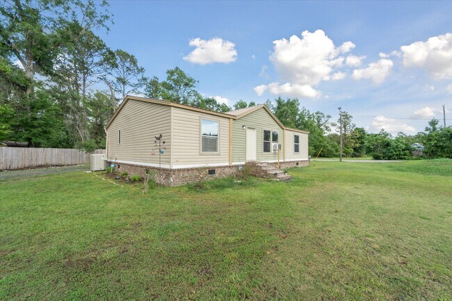 Building Photo - 151 Turning Point Ln