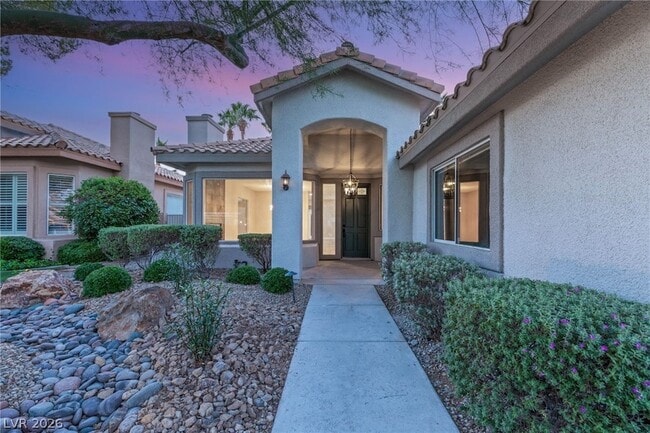 Building Photo - 1605 Shadow Rock Dr