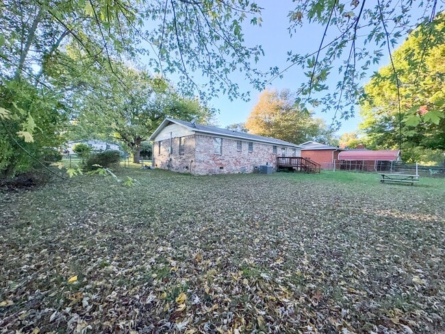 Building Photo - 3 bed/2 bath HOME w/ Garage! NOW LEASING! ...