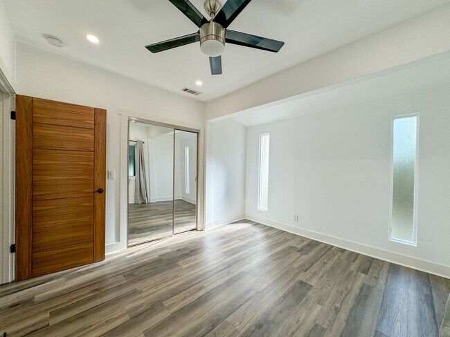 Building Photo - Boyle Heights Stunning Modern Farmhouse