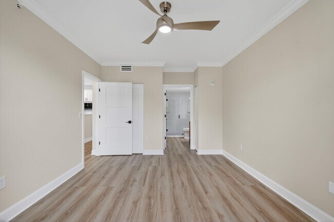 Building Photo - 630 S Sapodilla Ave