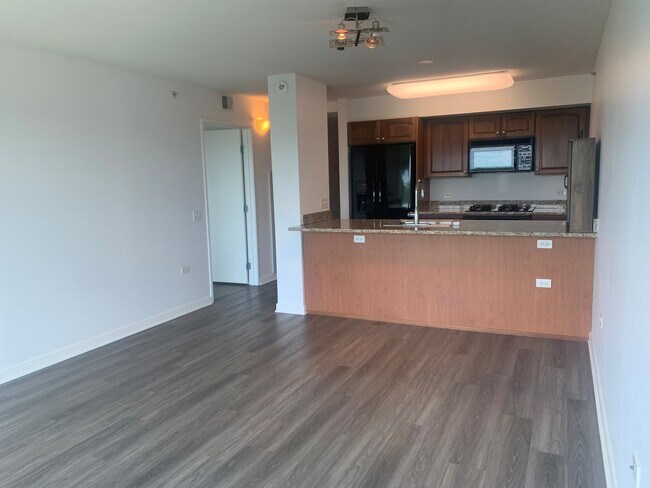 Building Photo - 9655 Woods Dr