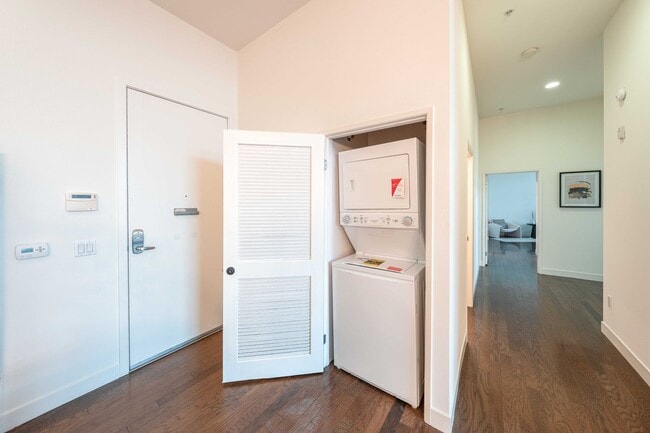 Building Photo - 1234 Wilshire Blvd